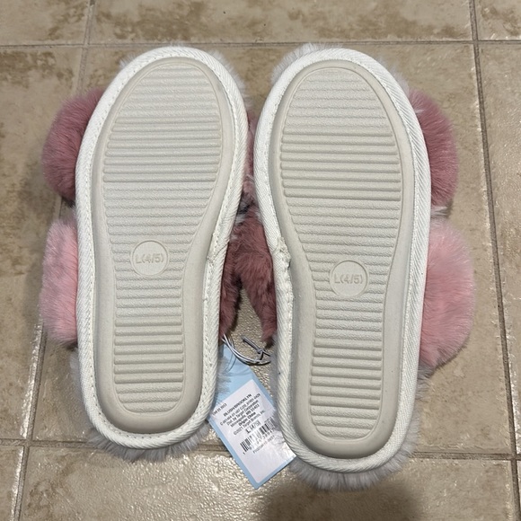 NWT Cat & Jack | Fluffy Slippers - Picture 3 of 3